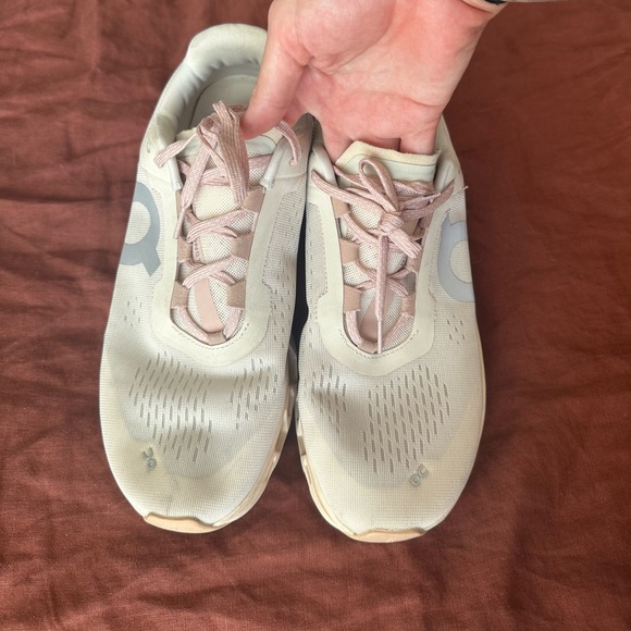 On Cloudmonster - Picture 4 of 7